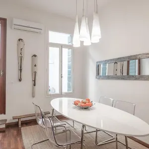 https://piazza-delle-erbe-central-apartment.hotelinveneto.com